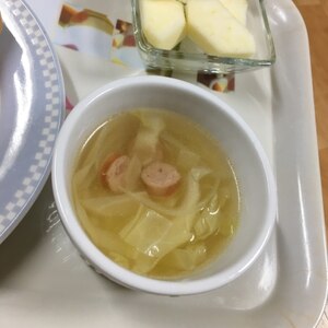 ウィンナーとキャベツと玉ねぎのコンソメスープ